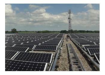 Le plus grand toit solaire photovoltaïque au Canada : Il est en place et fonctionne
