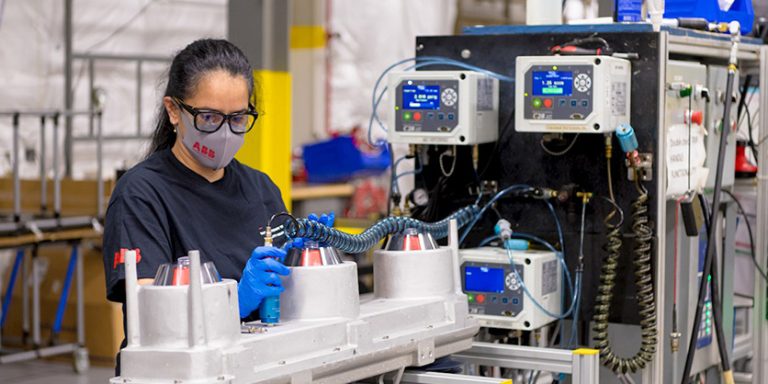 ABB ouvre une nouvelle usine de fabrication aux États-Unis pour soutenir le renforcement et la résilience du réseau électrique