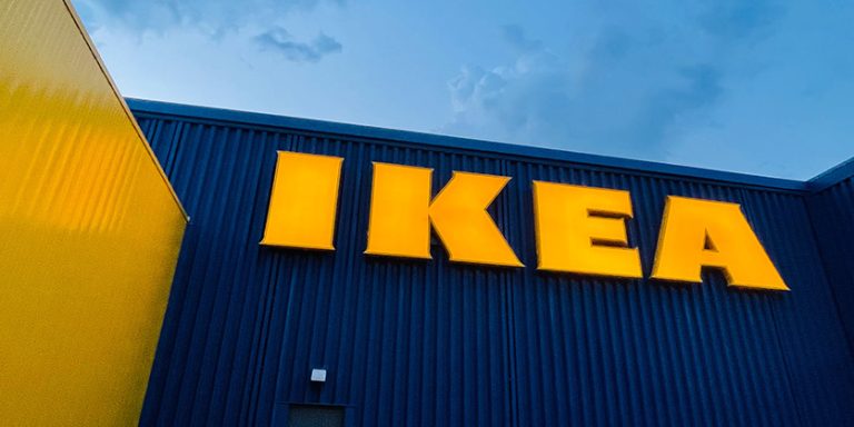 Le ministre Miller annonce l’installation de bornes de recharge de VE dans des parcs de stationnement d’IKEA en Ontario et au Québec et souligne l’achat de camions de livraison électriques fabriqués au Canada