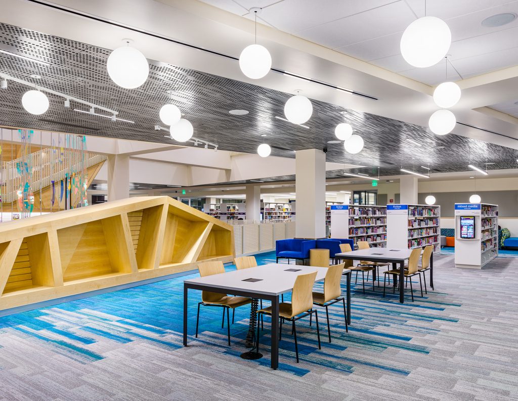 Rénovation d'une bibliothèque et LEDs connectées